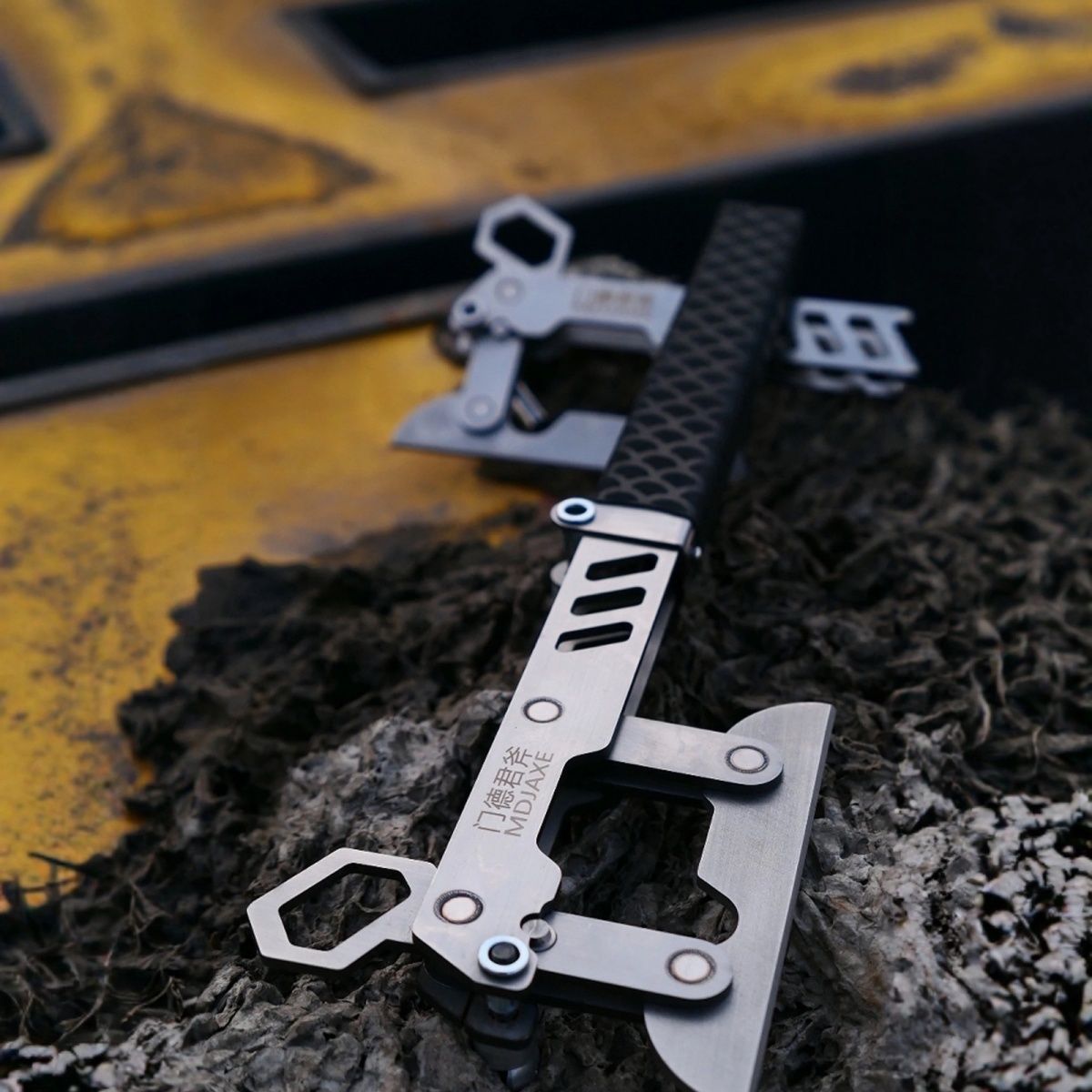 Nuevo hacha táctica T plegable - Camp Axe Hatchet reseña y precio
